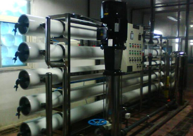 去離子水設(shè)備并不是一套獨立的水處理系統(tǒng)