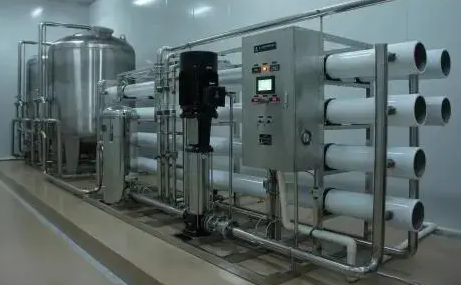 大型純水設(shè)備圖片.png